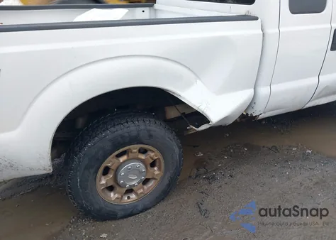 2013 Ford F-250 Xlt z USA, uszkodzony, nr VIN 1FT7X2B61DEA58585